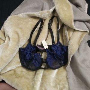 Nwt 32D bra blue n black